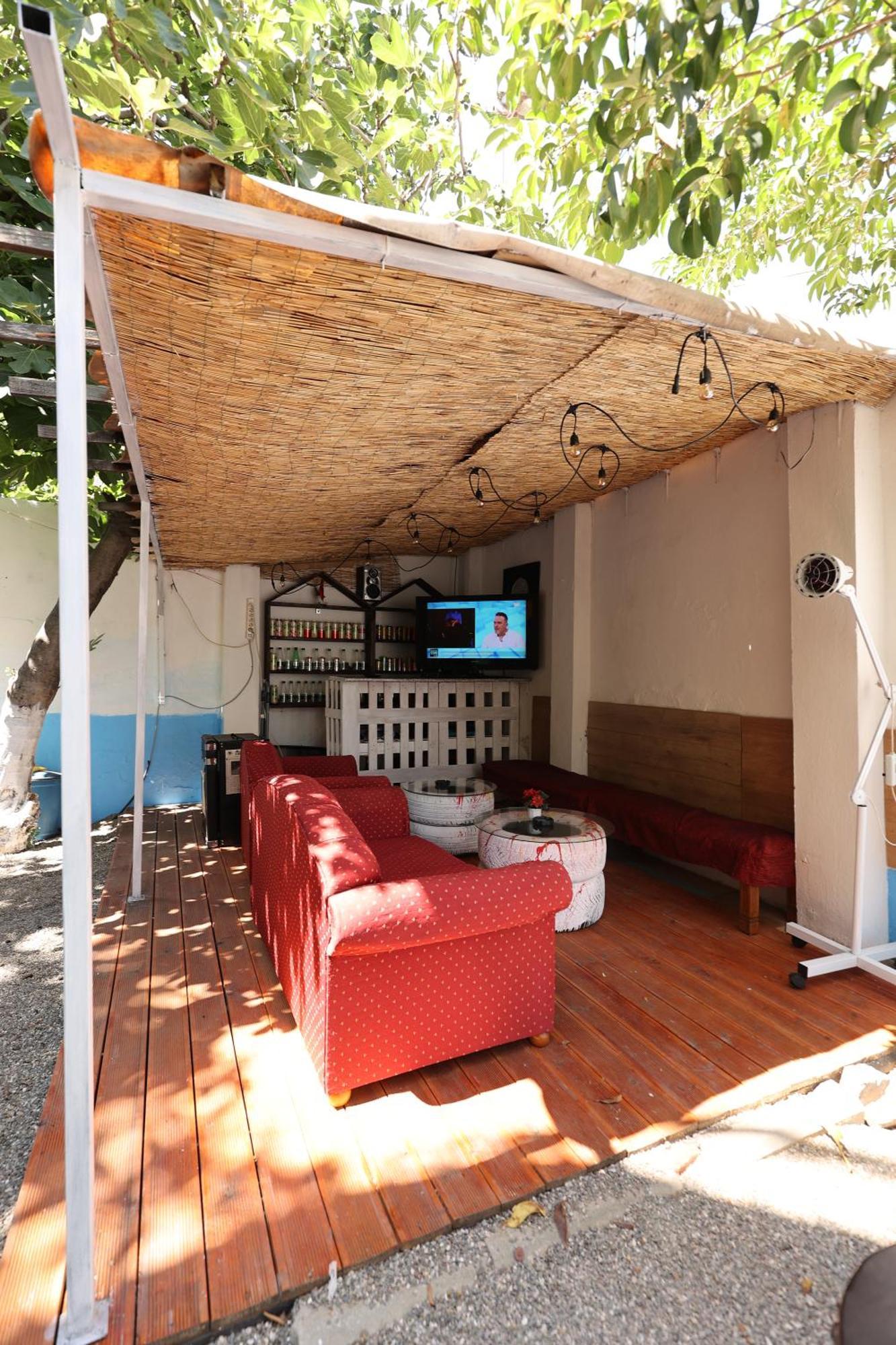 Hostel Osho Tirana Exterior foto