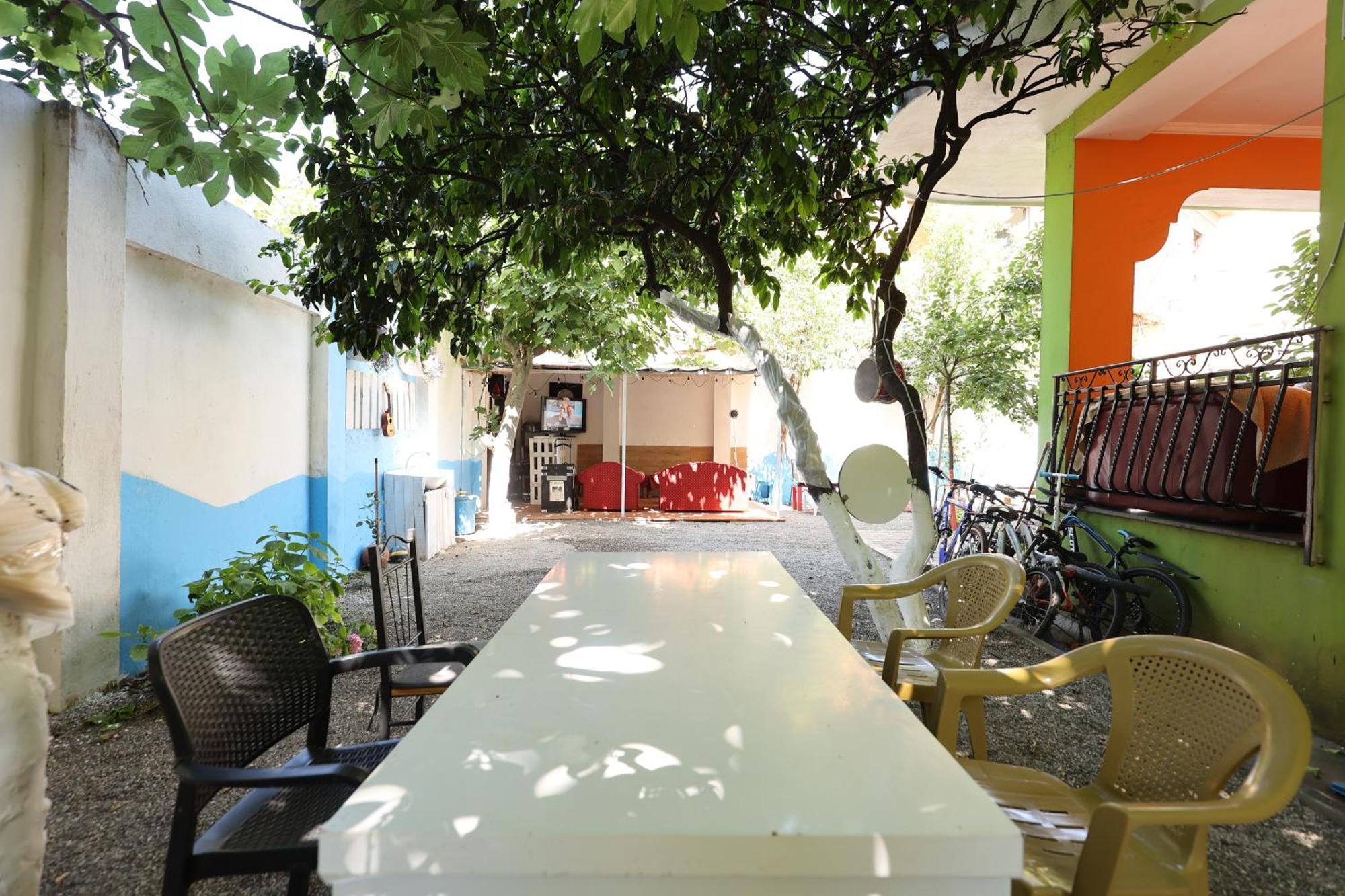 Hostel Osho Tirana Exterior foto