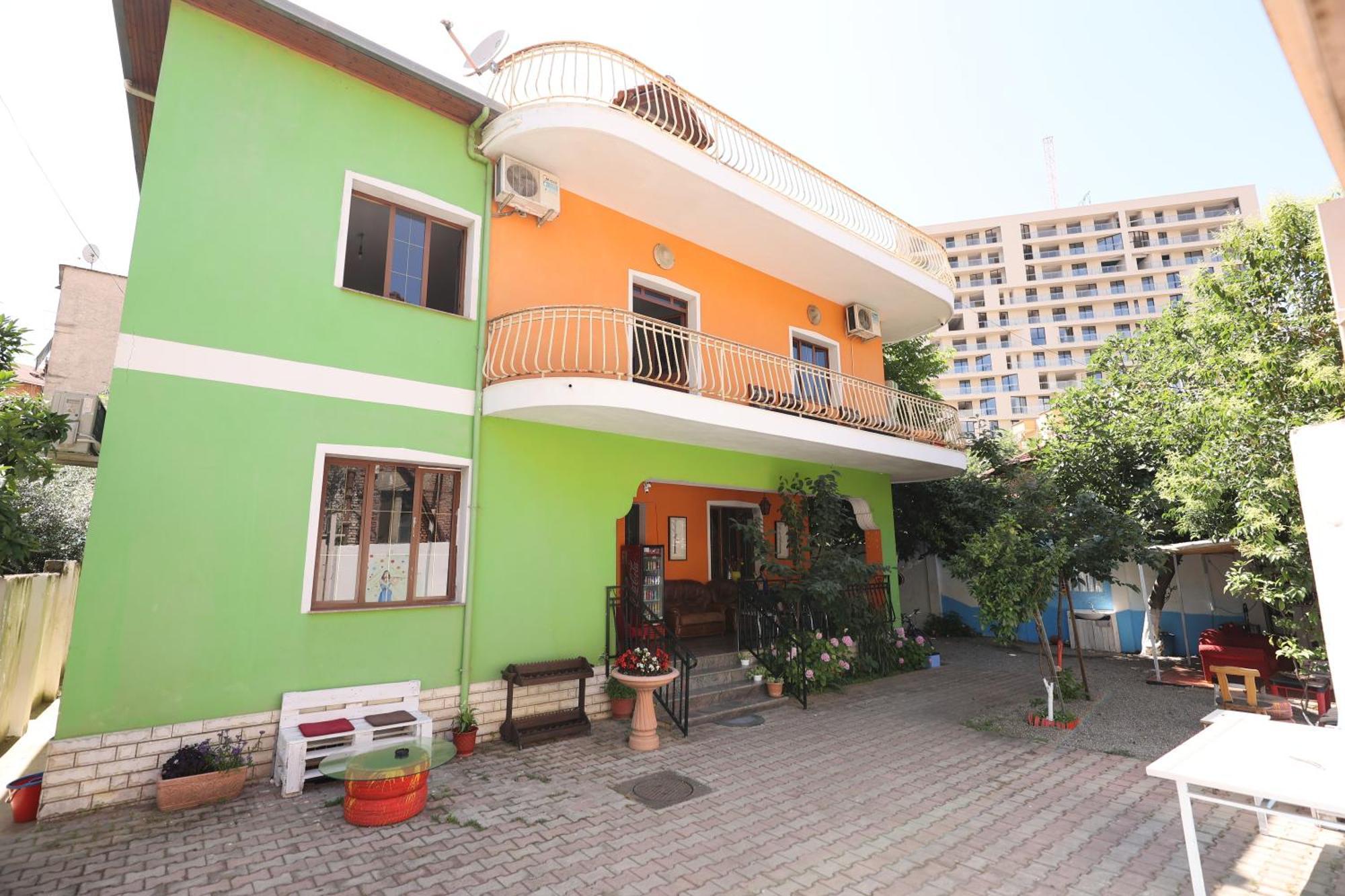 Hostel Osho Tirana Exterior foto